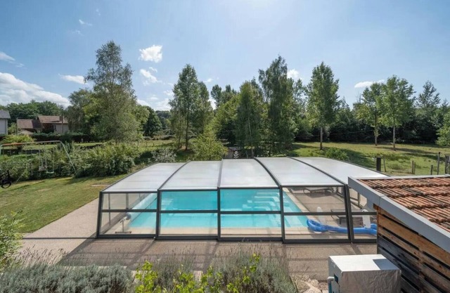 Private swimming pool, Jacuzzi and Sauna Clair de Lune 4*