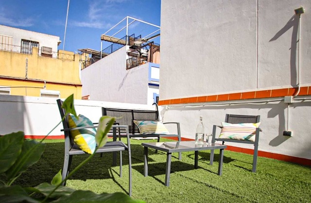 Private terrace in traditional house in Triana, ten minutes walk from downtown