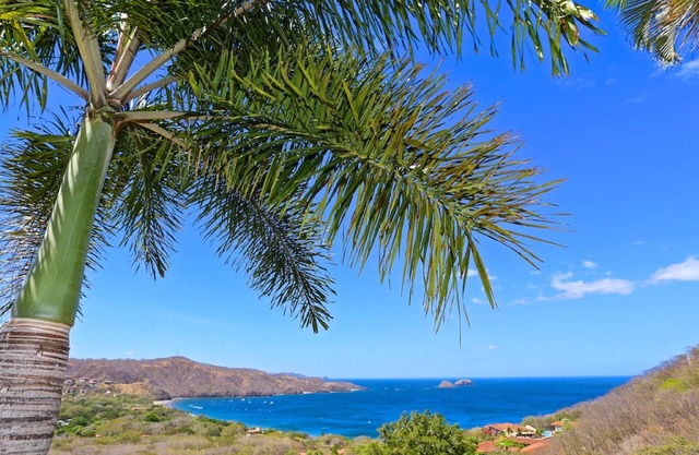 Private Villa (3BR/3BA) w/Pool & Stunning Ocean Views - Gated Community