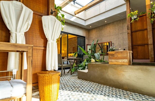 Private villa in Jeju, South Korea – pool, jacuzzi, and tropical healing.