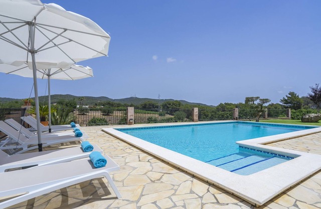 Private Villa, Swimming Pool, Parking, Barbecue Wifi Fiber Optic. Center of the island