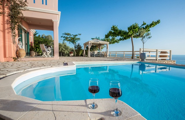 Private villa w/pool, seaviews, magical sunsets-Eleni