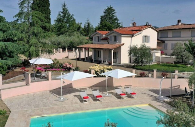 Private Villa with WIFI, private pool, A/C, TV, terrace, panoramic view, close to Greve In Chianti
