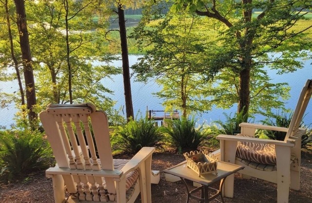 Private Waterfront Cottage just 5 minutes from town!