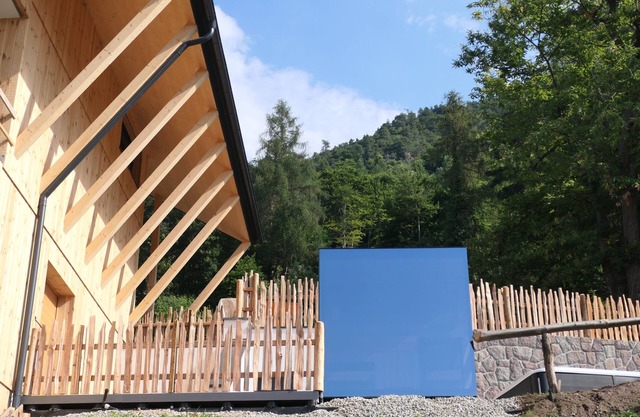 Private whirlpool with counter-current system and private sauna invite to relax