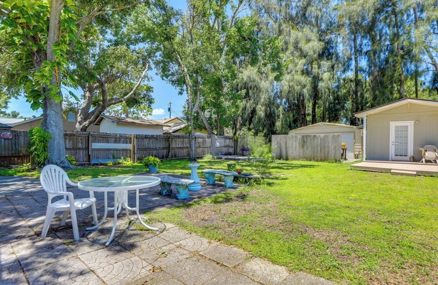 Private Yard & Patio: Studio in Pinellas Park