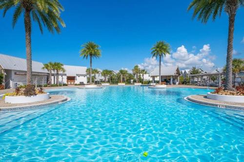 Prominence 30A. Sleep 6, King, 6 Seat Golf Cart!
