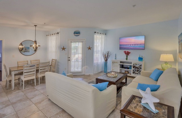 PROMO PRICES!CLEARWATER BEACH 2beds,2baths,FREE WI-FI/Parking in gated comunity
