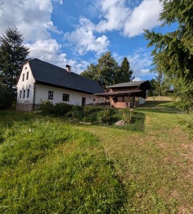 Prostorná chalupa v Podkrkonoší ideální pro větší skupiny a aktivní dovolenou po celý rok