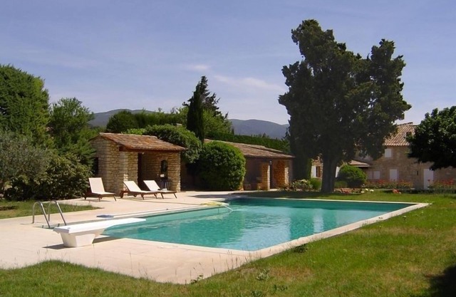 Provencal Luxury Village Bergerie with Pool - 1.5kms Lourmarin