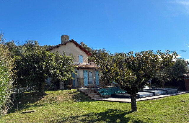 Provencal-style gîte in a quiet location, private pool, view of the Ardèche in the Drôme.