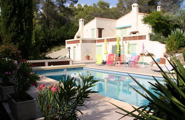 Provencal villa with beautiful pool in Bagnols-en-Forêt (between Fréjus and Fayence)