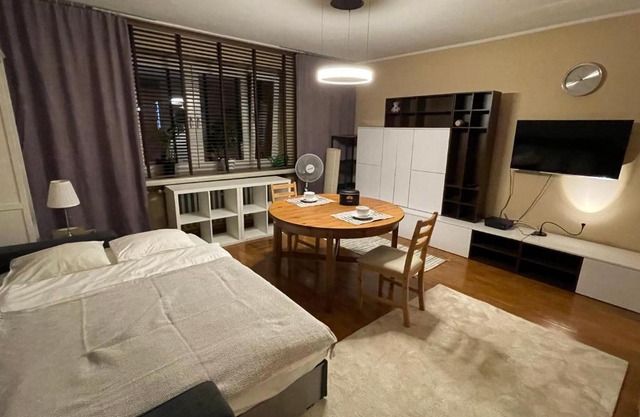 PRZYSTANEK KATOWICE Brynowska 55A