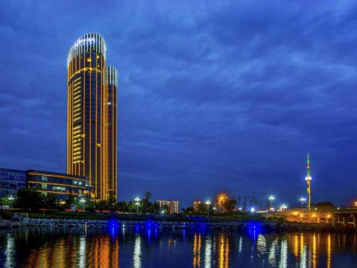 Pullman Linyi Lushang