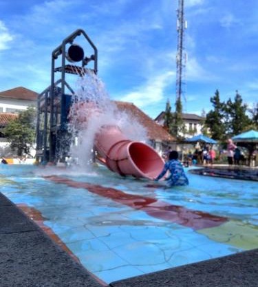 PUNCAK VILLAGE HOTEL & KAMPUNG MAIN ANAK