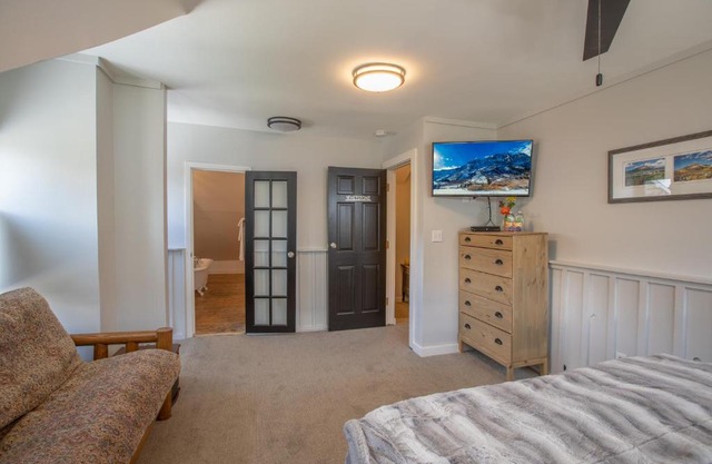 Purple Mountain Bed & Breakfast & Spa