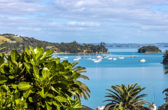 Putiki Bay Retreat WAIHEKE ISLAND *Private Listing*