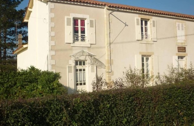 Puy De Serre:House for 6 near MERVENT