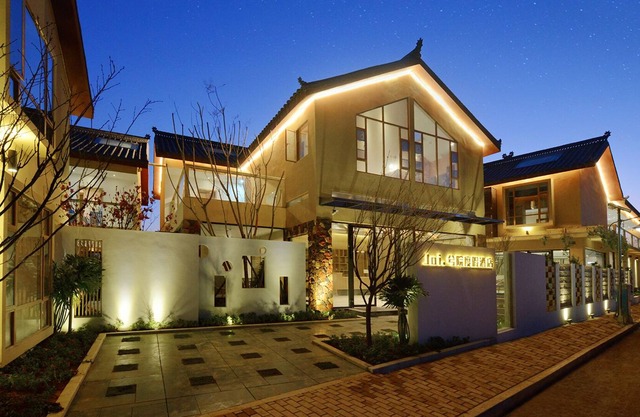 Puzhehei Xiyard Resort Hotel