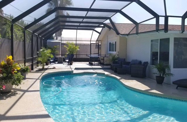 PVT Oasis HTD Pool Home Beach/River/games/bikes/pad board/fireplace/ping pong