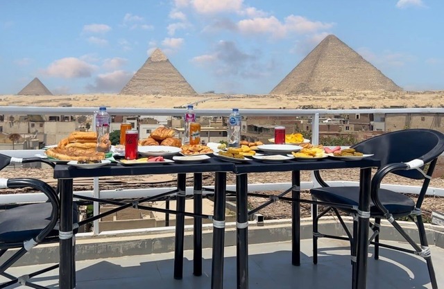 Pyramids Express View Inn