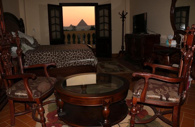 Pyramids Power Inn