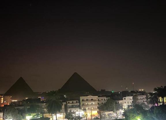 Pyramids & Sphinx View Apartment