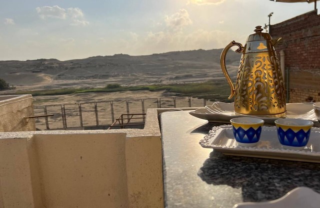 pyramids view inn To Pyramids , 4-bedroom hotel with AC and WiFin tranquil Giza