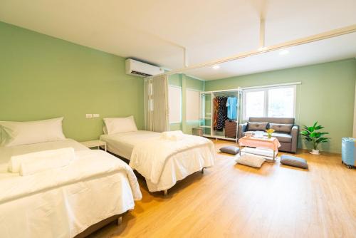 Quadruple Studio Suite with Balcony