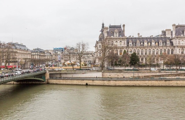 Quai aux Fleurs on Paris' ultra-chic Île de la Cité next to Notre-Dame de Paris