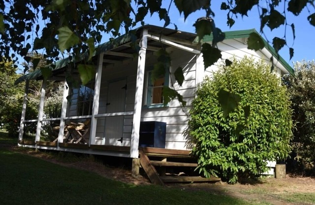 Quail Cottage - Quaint, Cosy, Peaceful and Private