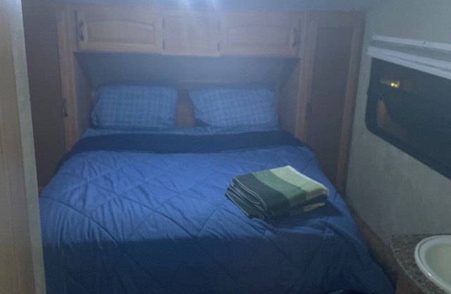 Quaint and Quiet Tiny Home Steps From Downtown New Port Richey