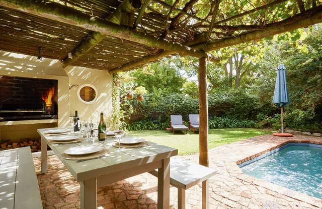 Quaint & Quirky Cottage in the heart of Franschhoek Village