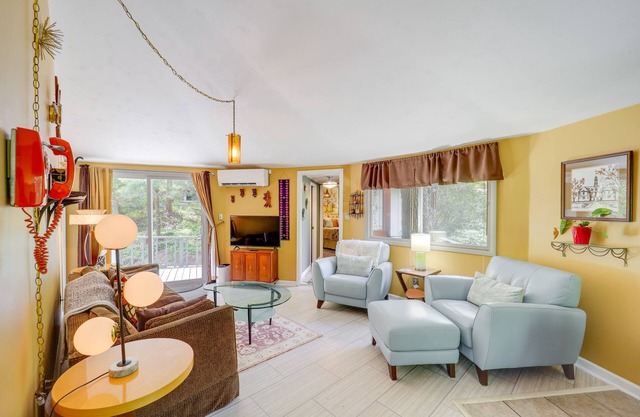 Quaint Vacation Rental w/Porch in Banner Elk!