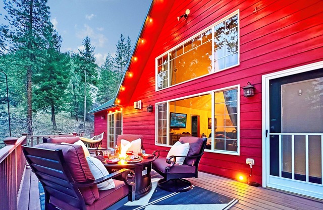 Quaking Aspens Retreat near Mt. Rainer, Whitepass Ski Area