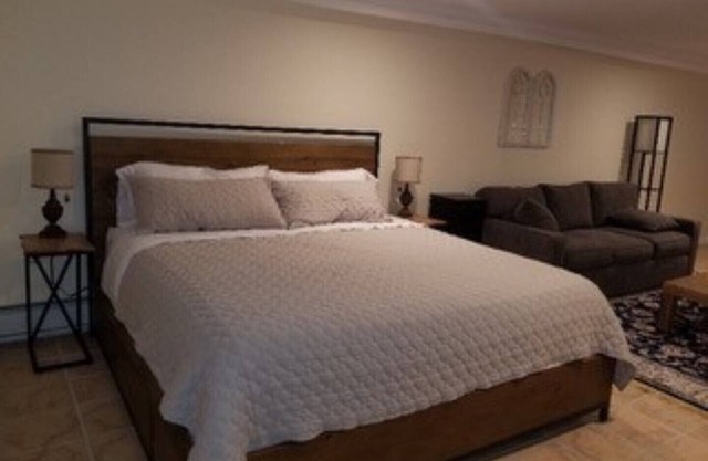 Quality Comfortable Cribs 18-B Space Basement Studio