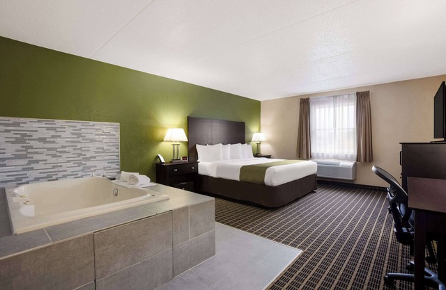 Quality Inn & Suites Big Rapids near University