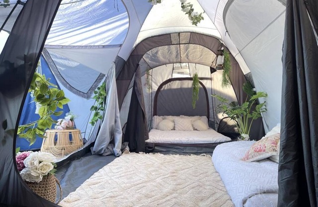 Quant & Quirky Country Farm Stay Outdoor Accomodation.