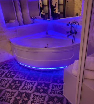 QUART0 GREC0 Suite 17