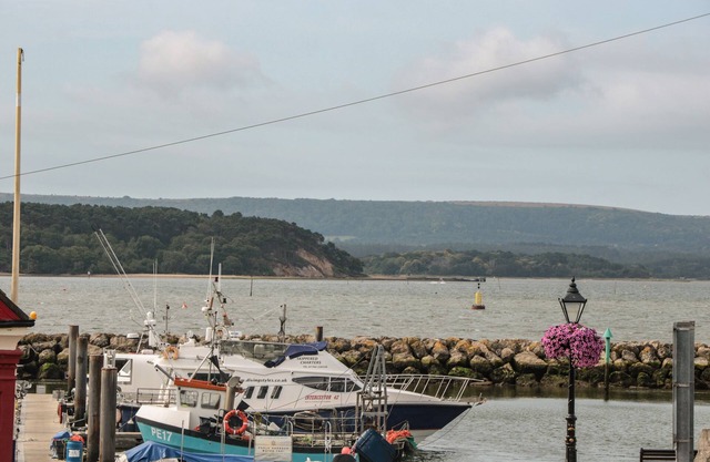 Quay Cottage - Sea View