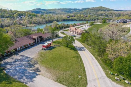Queen BR home, walk to Marina, food truck, trails