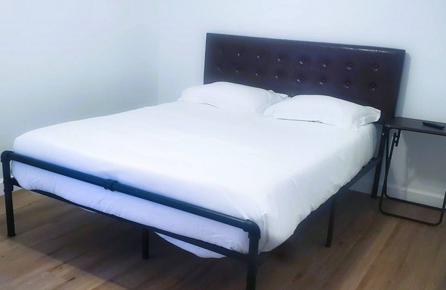 Queen room: in a duplex near FSU, shared bath-5