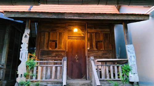 Queen's Cabin