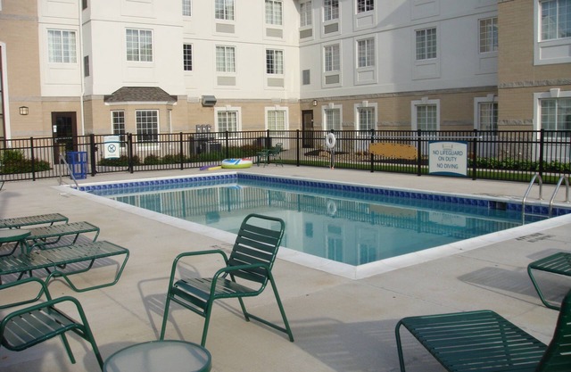 Queen Studio | 24-Hour Business Center, Fitness Center + Free Daily Breakfast
