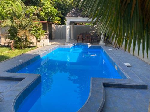 Queen Zee Boutique Hotel