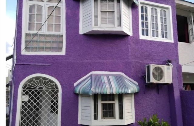 Queste Ochi Town House