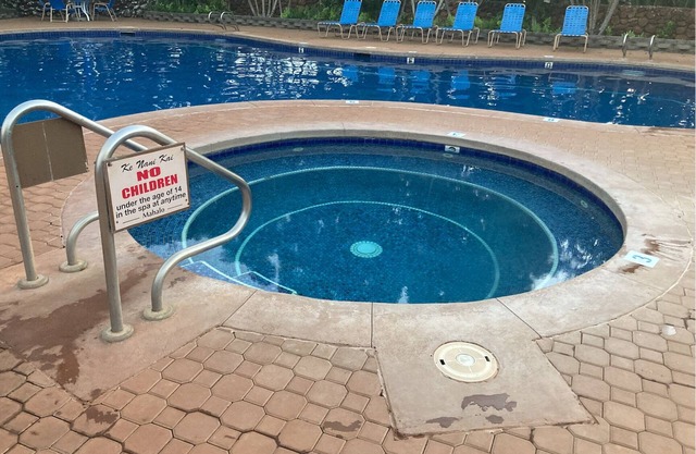Quiet 2nd floor condo at Ke Nai Kai with available SUV