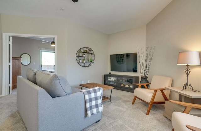 Quiet 55 + Condo w/Pool Access in Peoria!