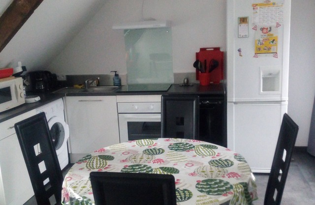 * Quiet and bright 2 steps from the beaches and shops - 2/4 people WiFi