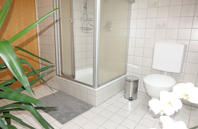 Quiet apartment (60sqm) with furnished balcony